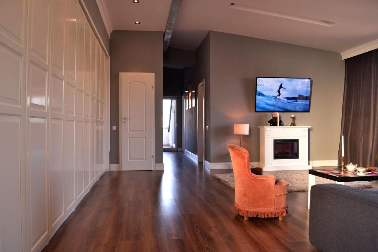 Jn Boutique Apartments Bucarest Esterno foto
