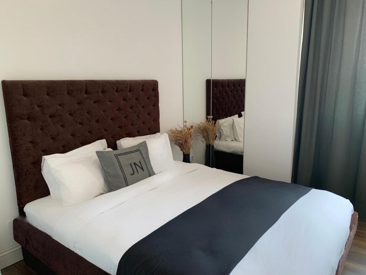 Jn Boutique Apartments Bucarest Esterno foto