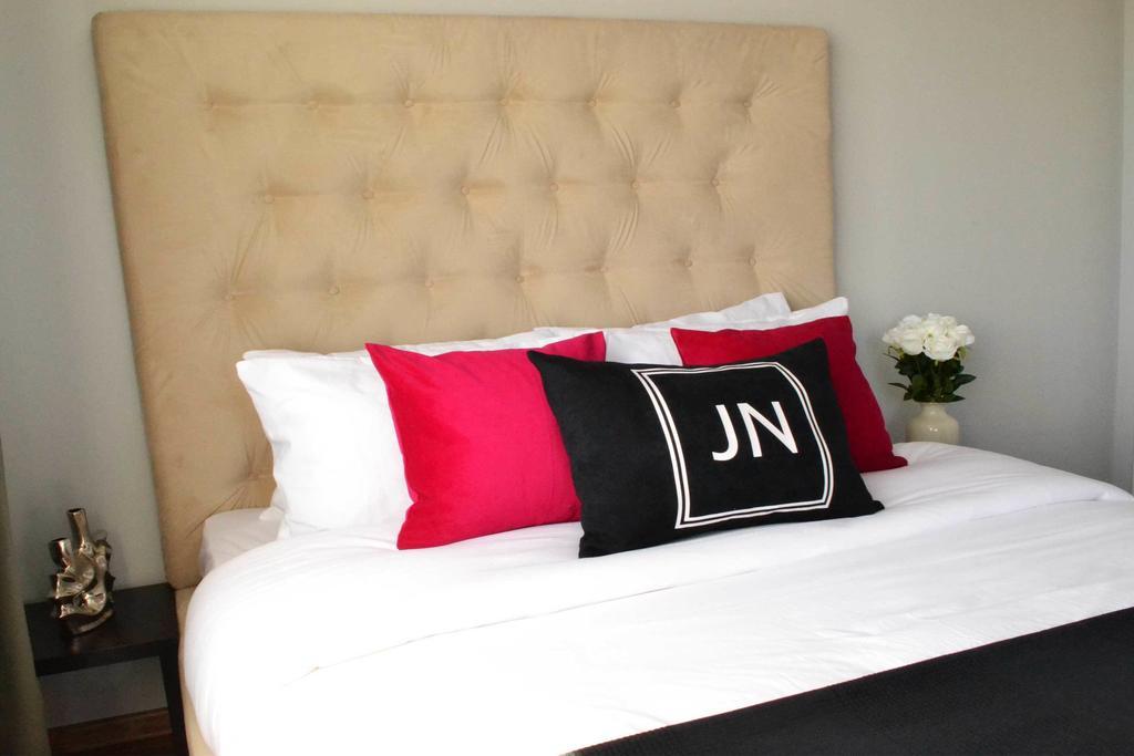Jn Boutique Apartments Bucarest Esterno foto