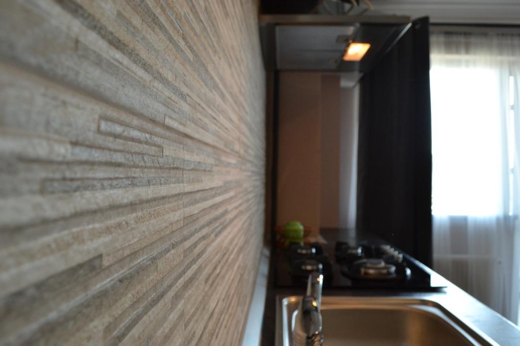 Jn Boutique Apartments Bucarest Esterno foto